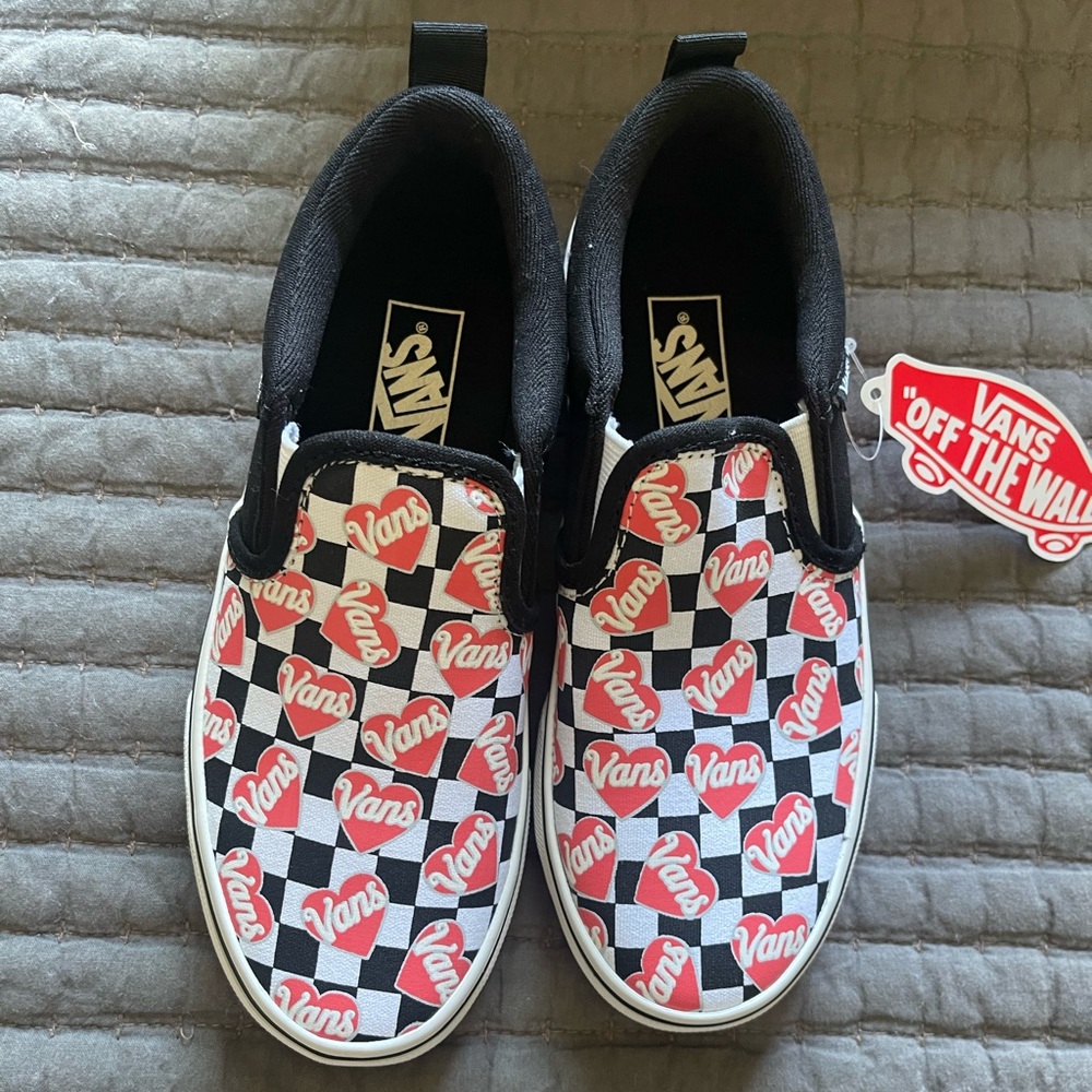 NWT GIRLS VANS ASHER CHECKERED HEARTS SIZE 2
